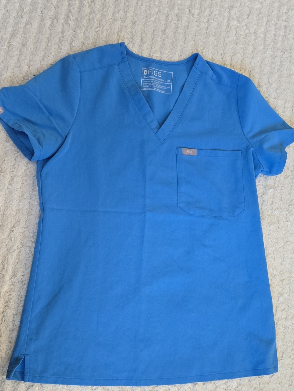 XS Capri Blue Figs Scrub One Pocket Top